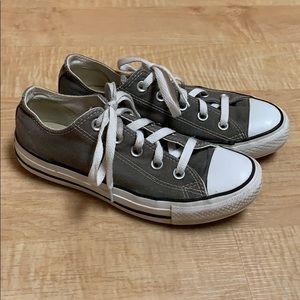 Converse size 6